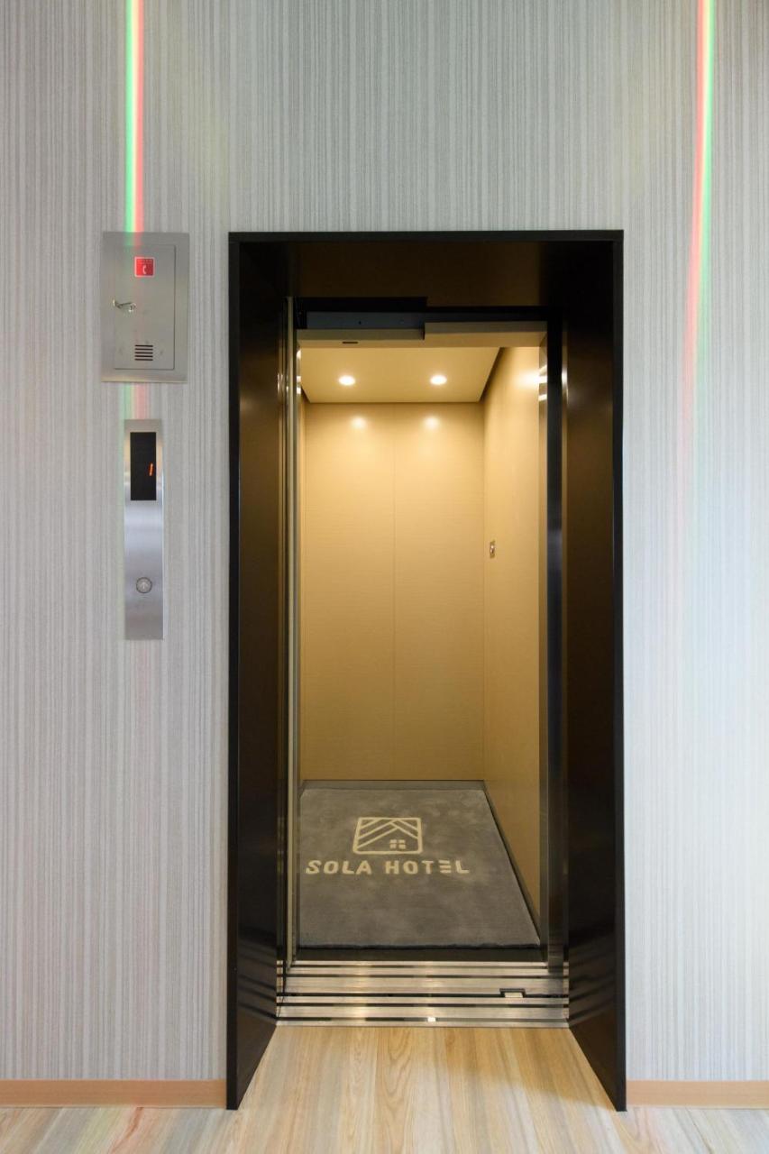 Sola Hotel Токио Екстериор снимка