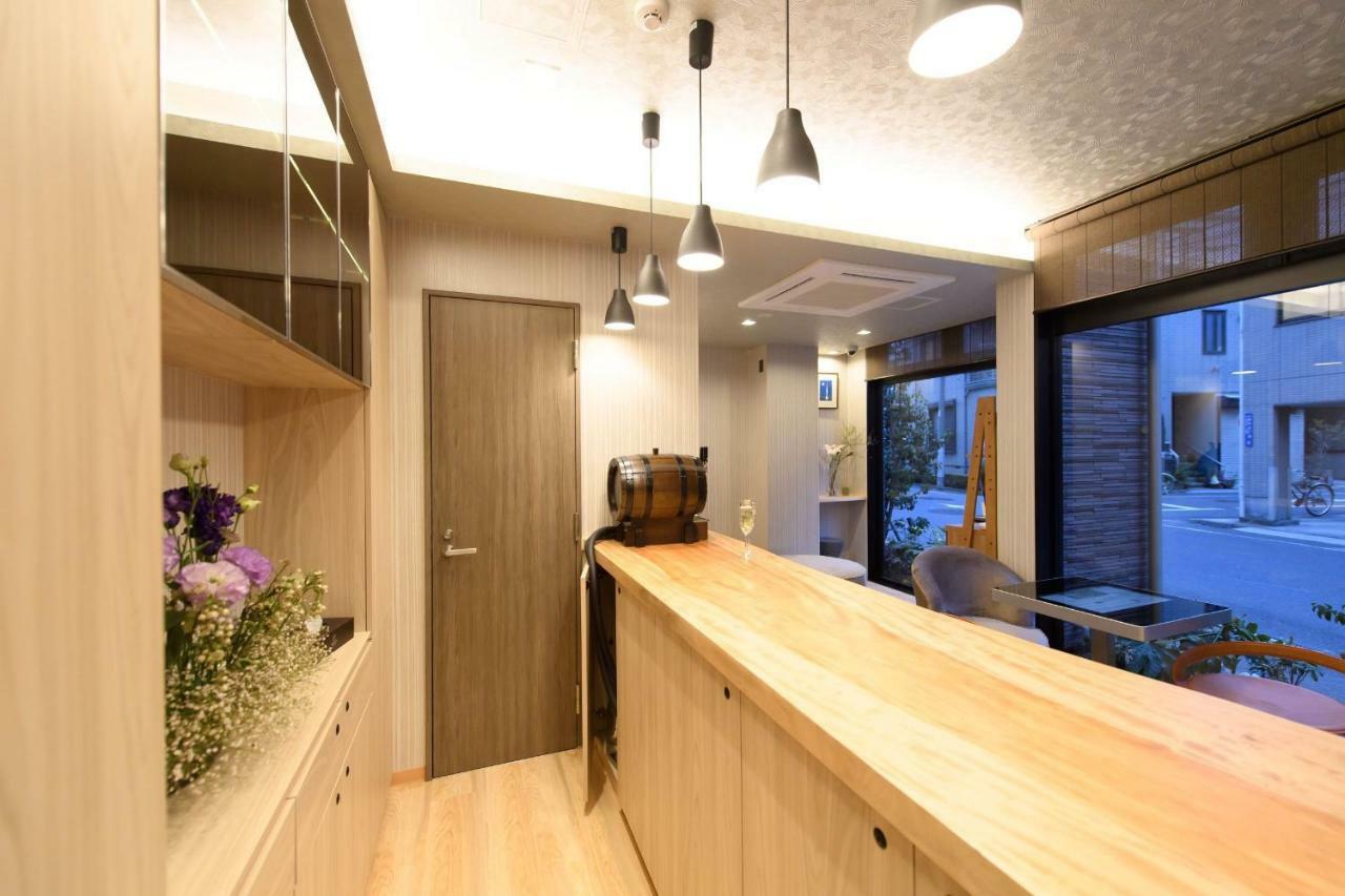 Sola Hotel Токио Екстериор снимка