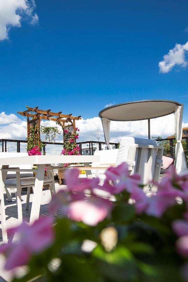 Sola Hotel Токио Екстериор снимка