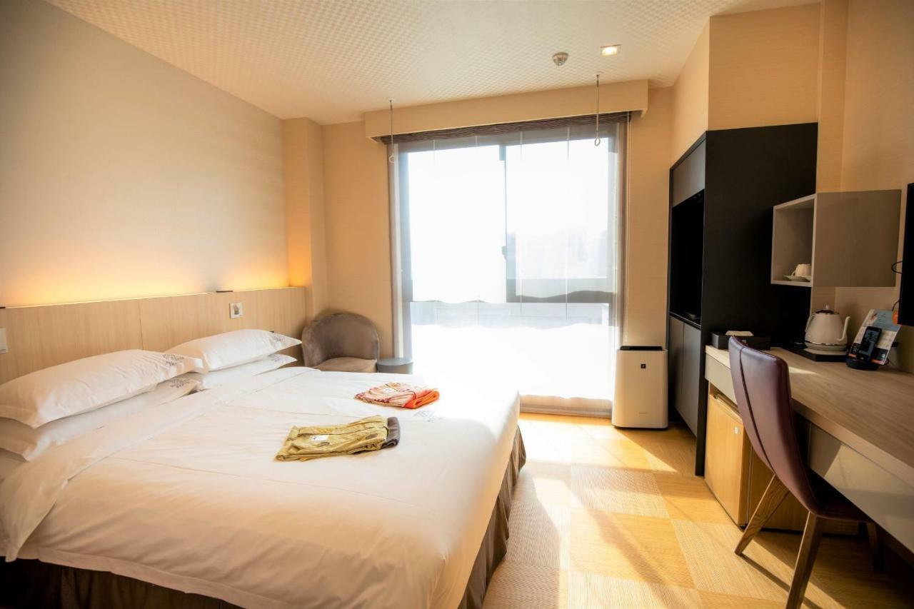 Sola Hotel Токио Екстериор снимка